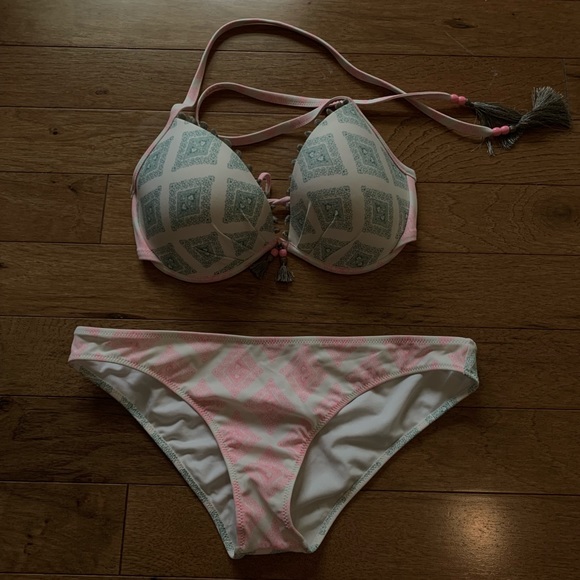 Victoria’s Secret Two Toned Bikini - Picture 1 of 2